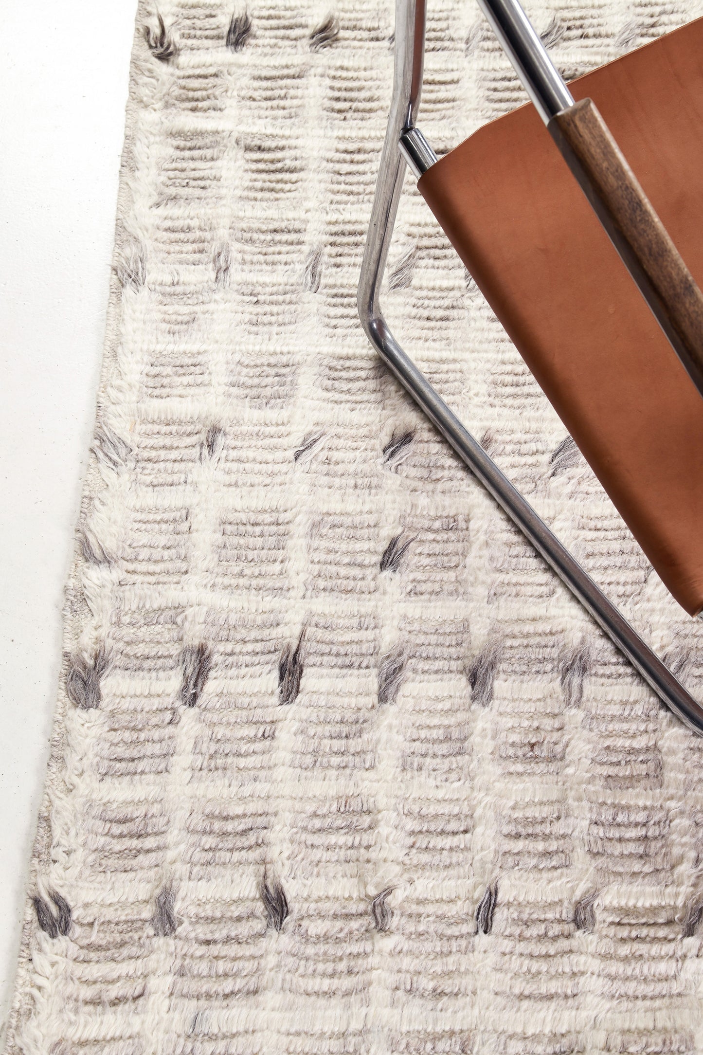 Modern Rug Image 632 Amihan Runner, Sahara Collection
