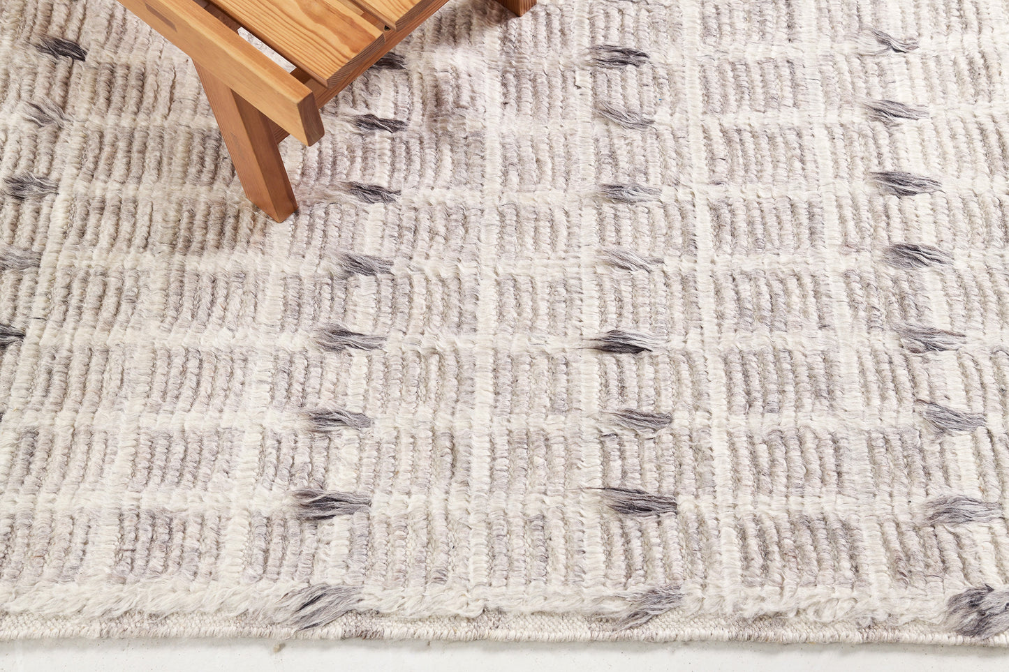 Modern Rug Image 651 Amihan Runner, Sahara Collection