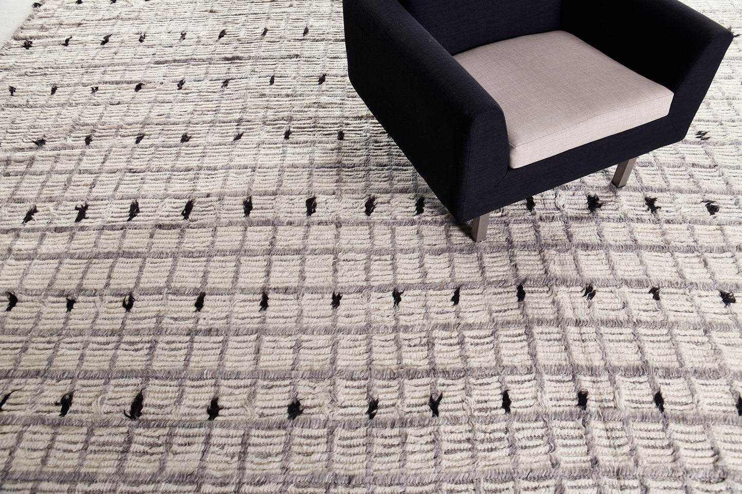 Modern Rug Image 853 Amihan, Sahara Collection