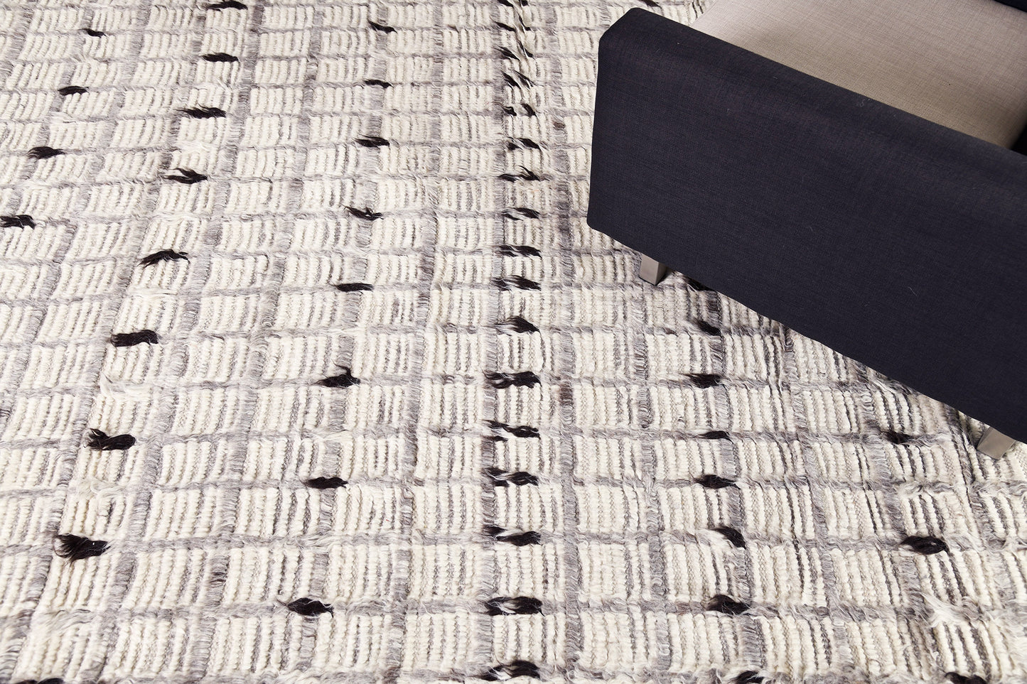 Modern Rug Image 850 Amihan, Sahara Collection