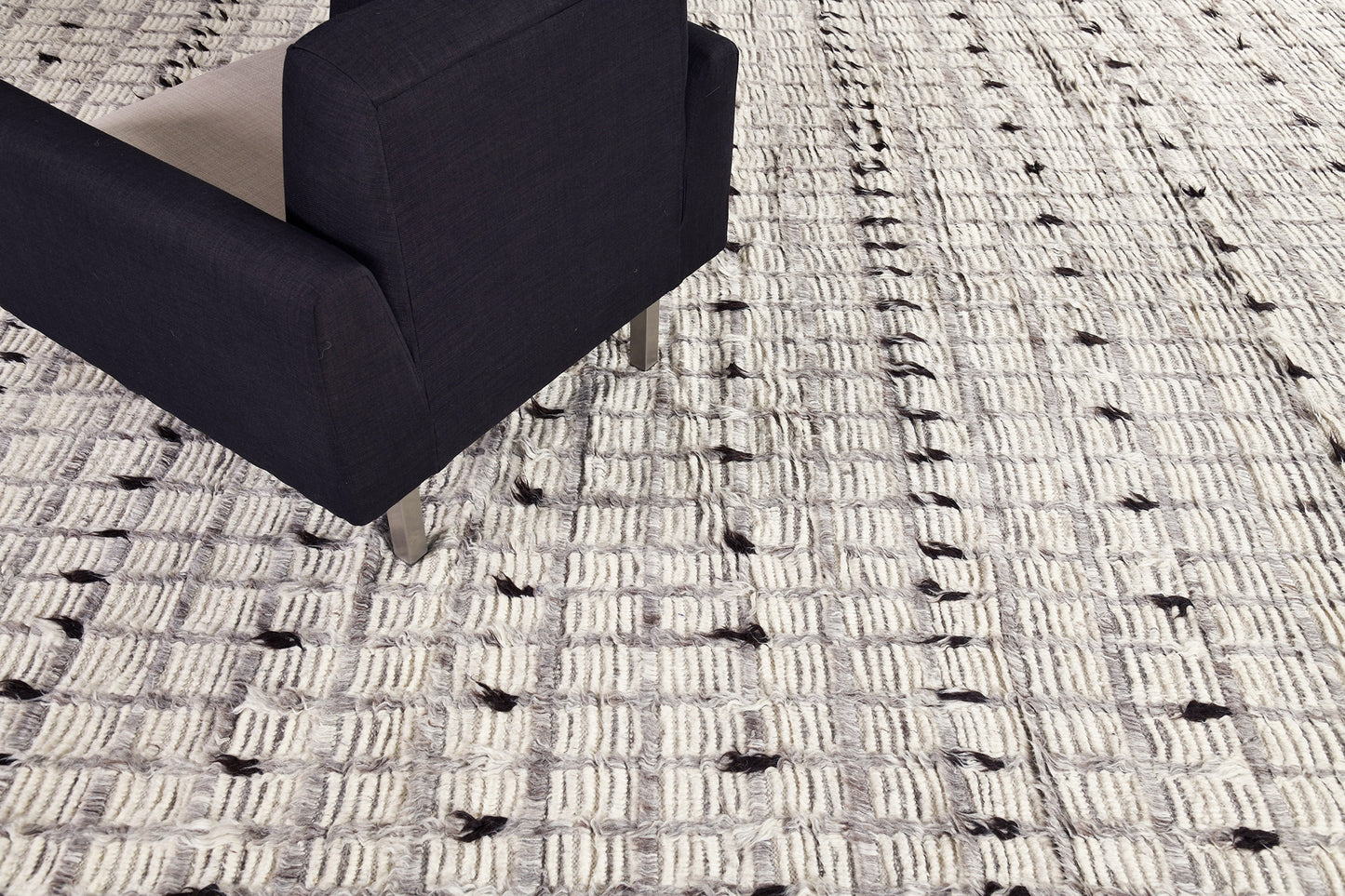 Modern Rug Image 851 Amihan, Sahara Collection