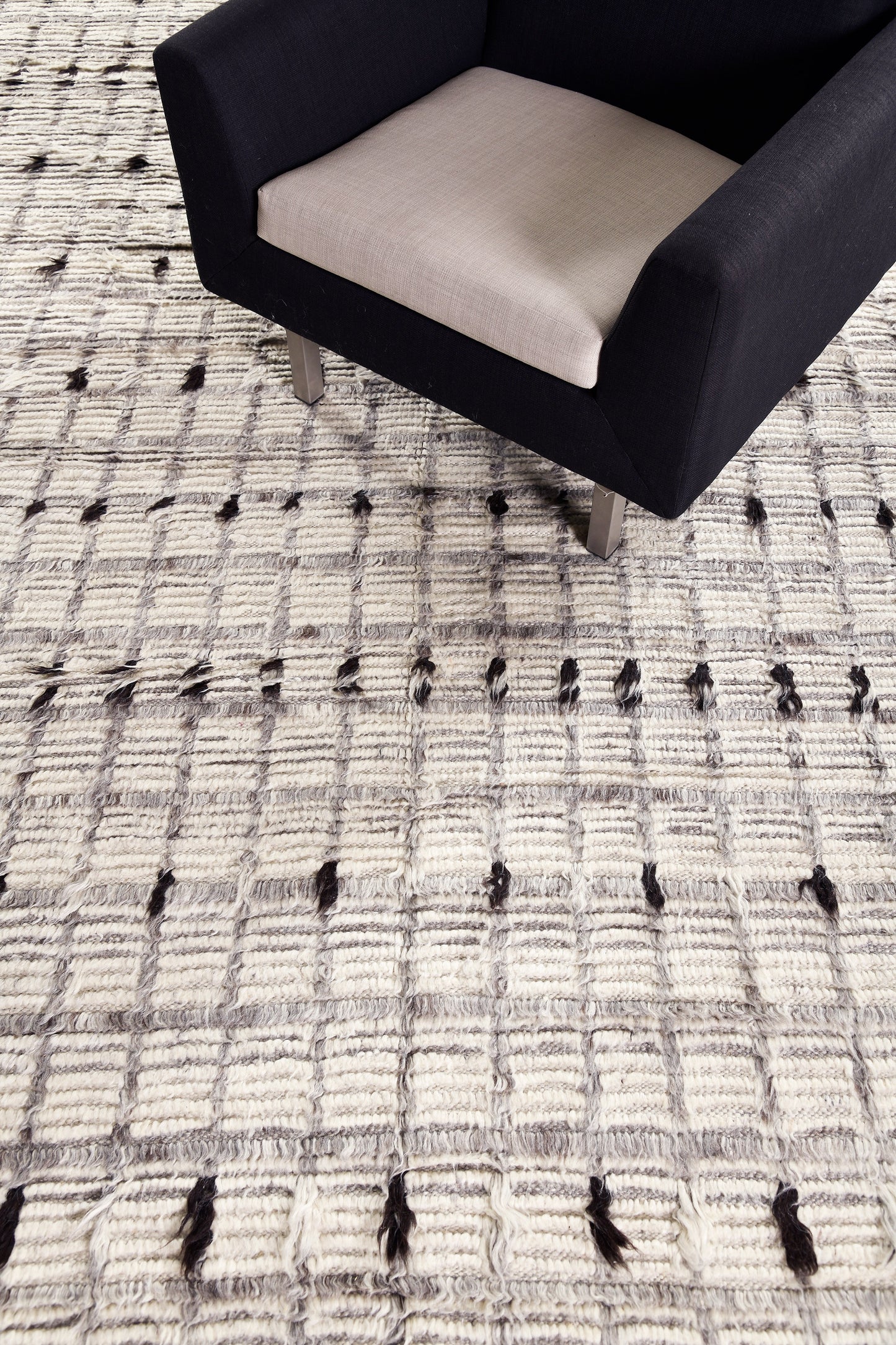 Modern Rug Image 852 Amihan, Sahara Collection