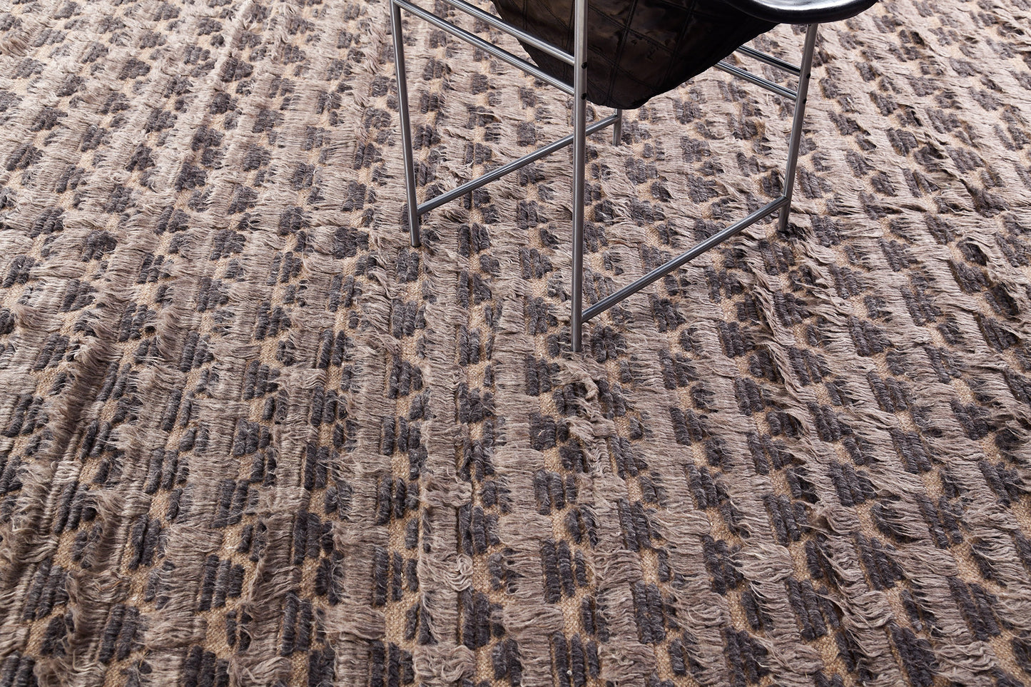 Modern Rug Image 8665 Nami, Sahara Collection