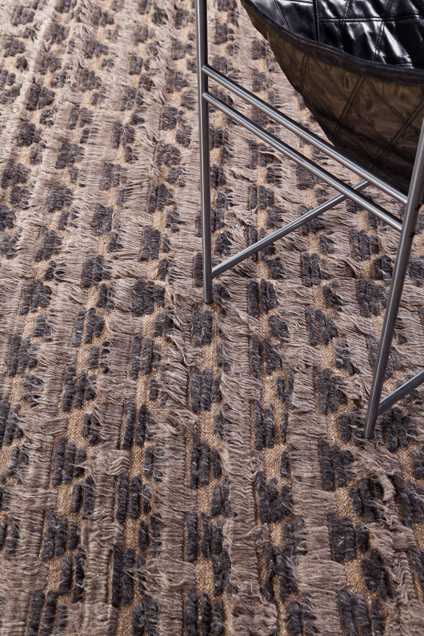 Modern Rug Image 8664 Nami, Sahara Collection