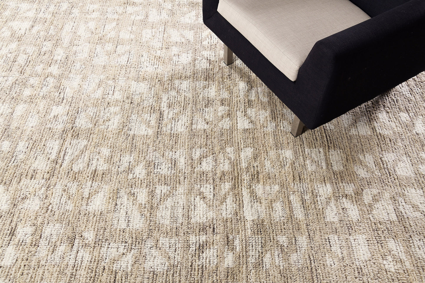 Modern Rug Image 5167 Hoopo, Nomad Collection