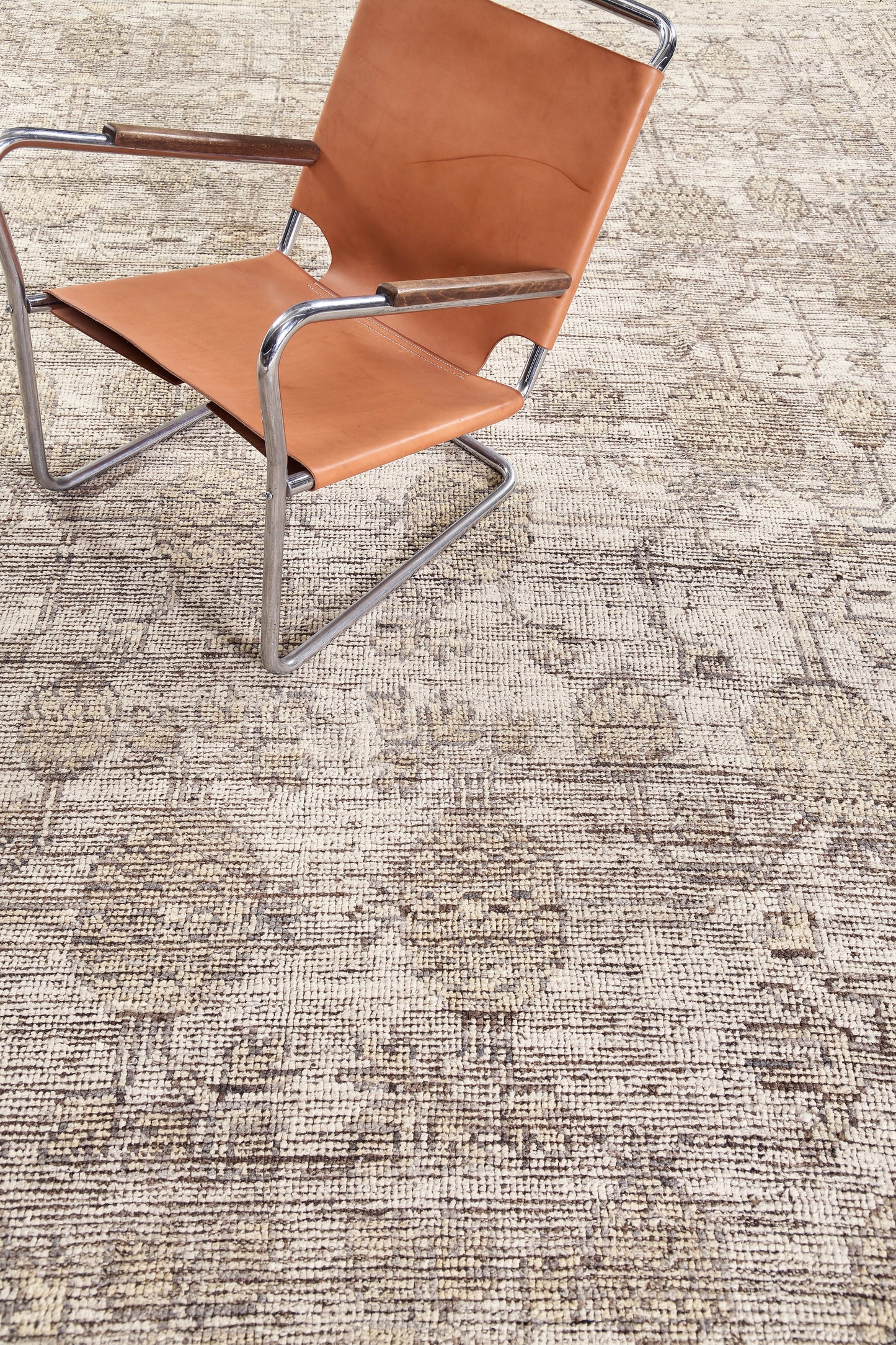 Gulnar, Domicile Collection