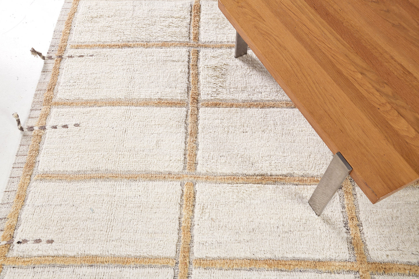 Modern Rug Image 9437 Rababi, Haute Bohemian