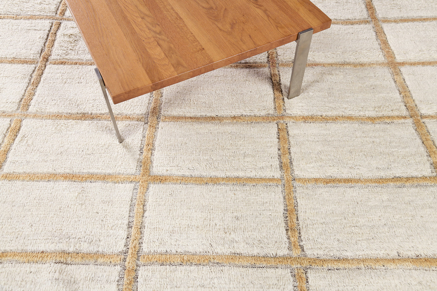 Modern Rug Image 9435 Rababi, Haute Bohemian