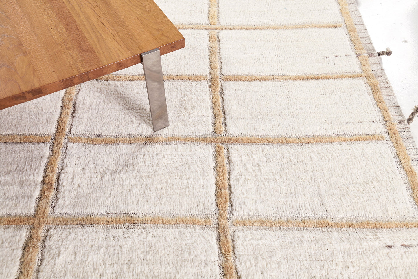 Modern Rug Image 9436 Rababi, Haute Bohemian