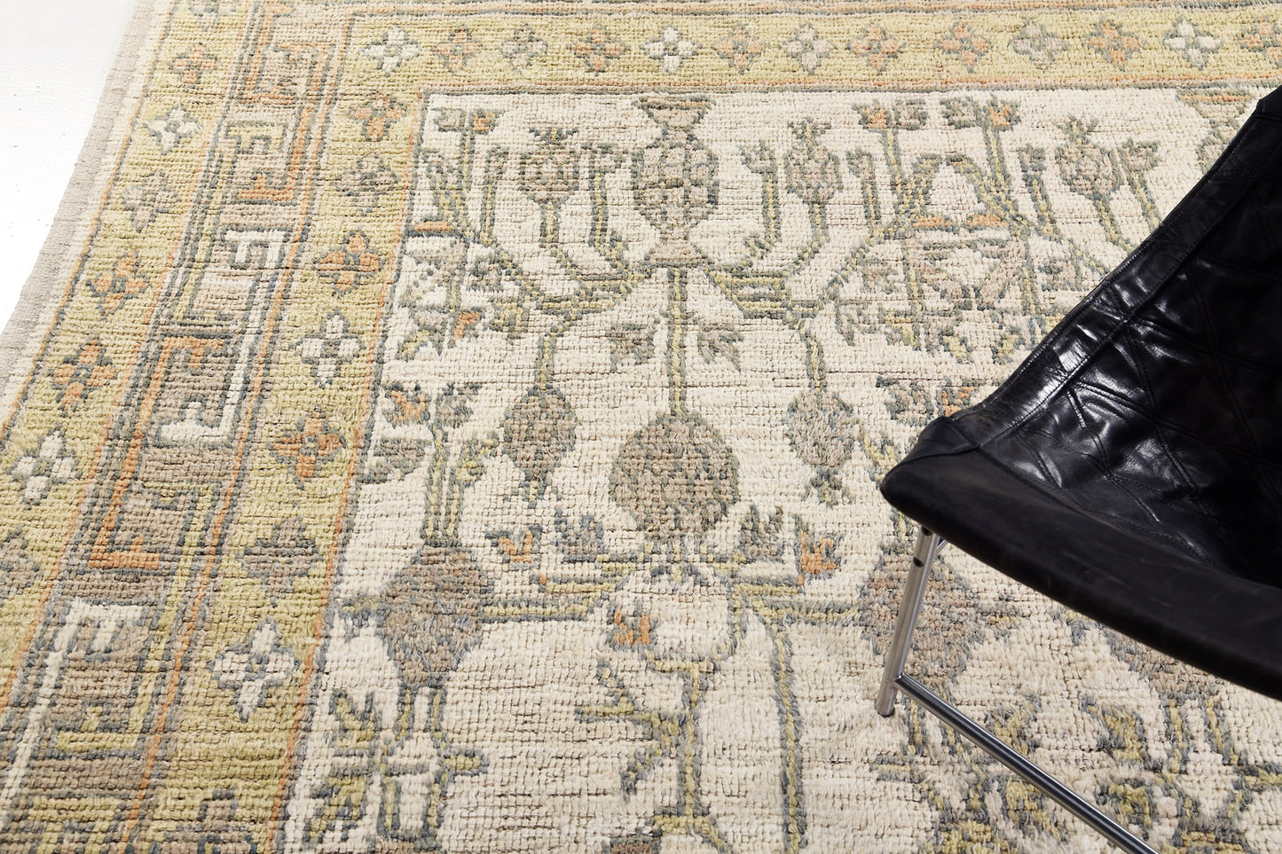 Gulnar, Domicile Collection
