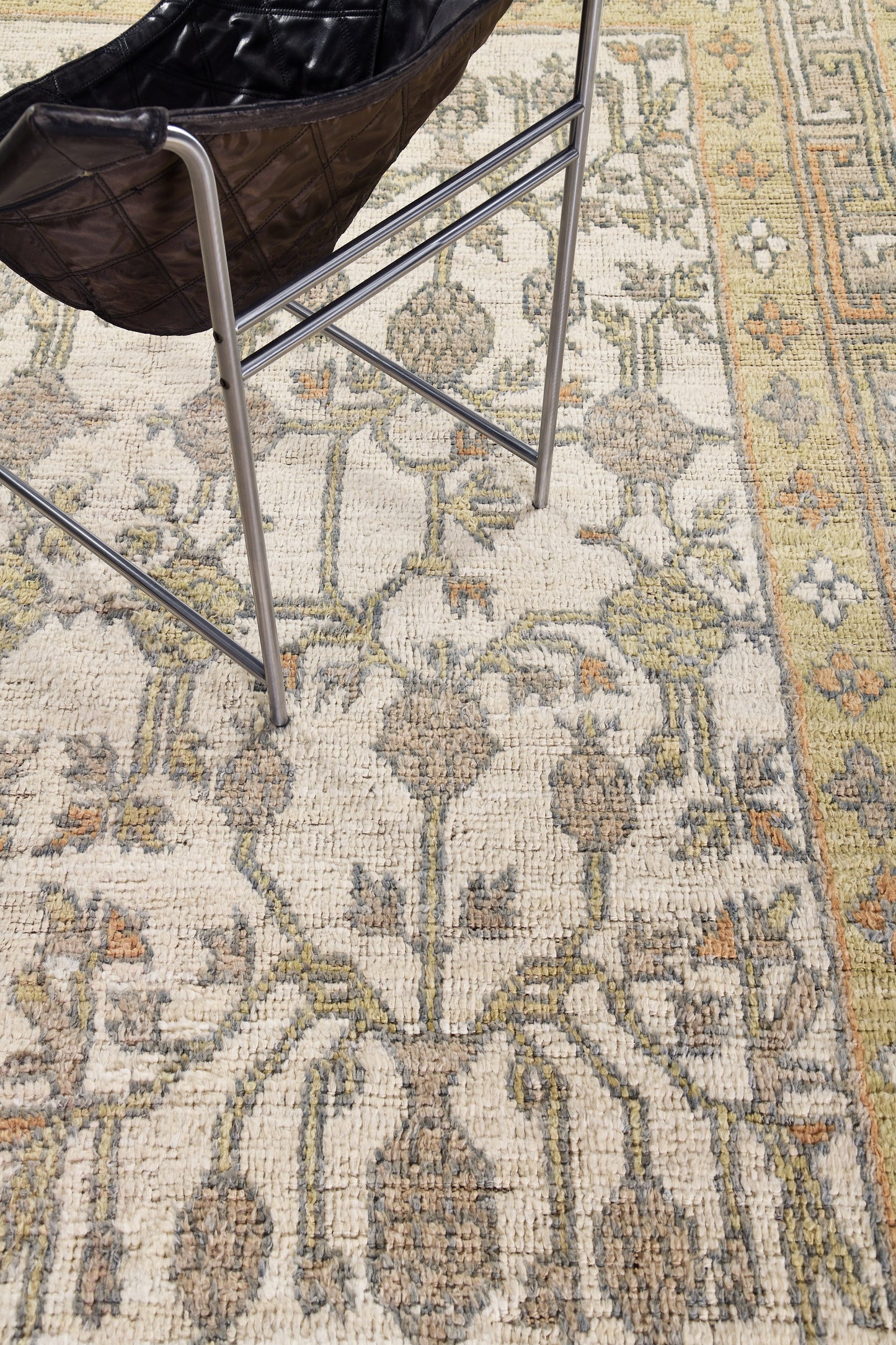 Gulnar, Domicile Collection