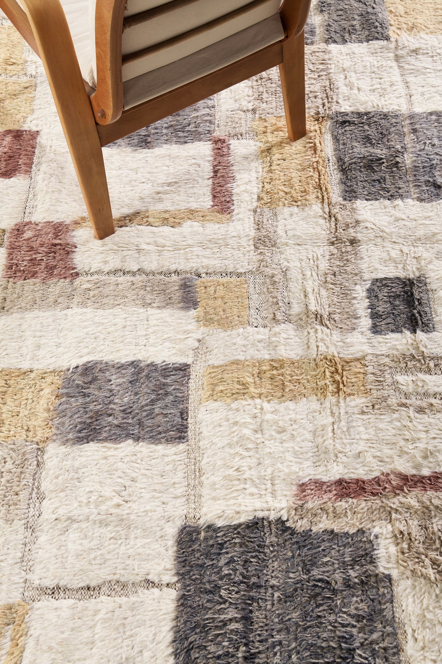 Modern Rug Image 8450 Myza, Atlas Collection