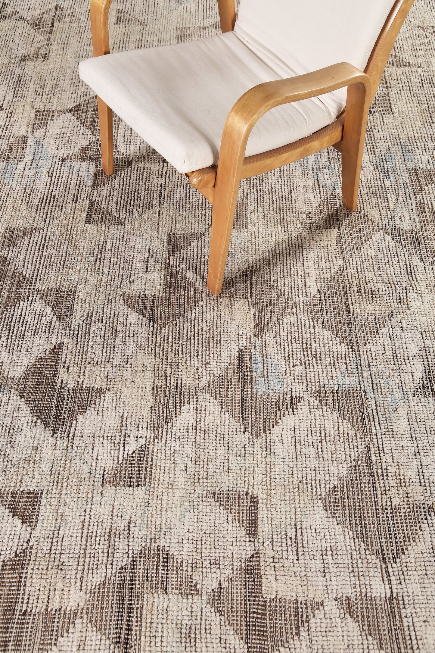 Modern Rug Image 95 Abaghus, Kust Collection, Seasons