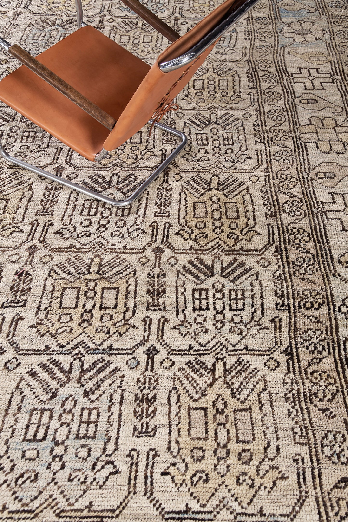 Ladan, Domicile Collection