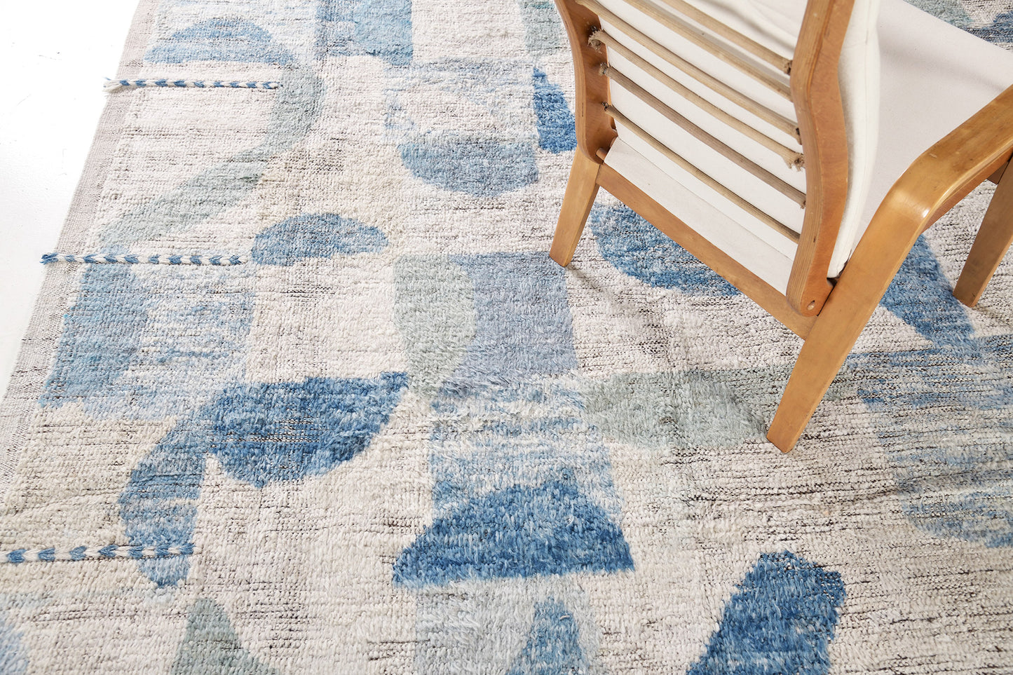 Modern Rug Image 6710 Mavimavi, Kust Collection, Seasons