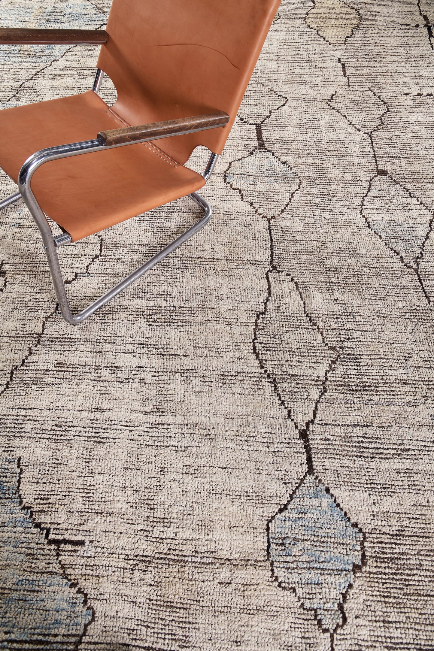 Modern Rug Image 5561 Izil, Atlas Collection, Seasons
