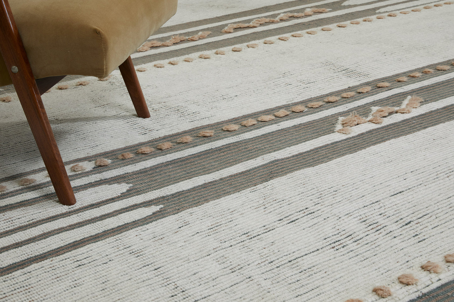 Modern Rug Image 1513 Barbera, Estancia Collection