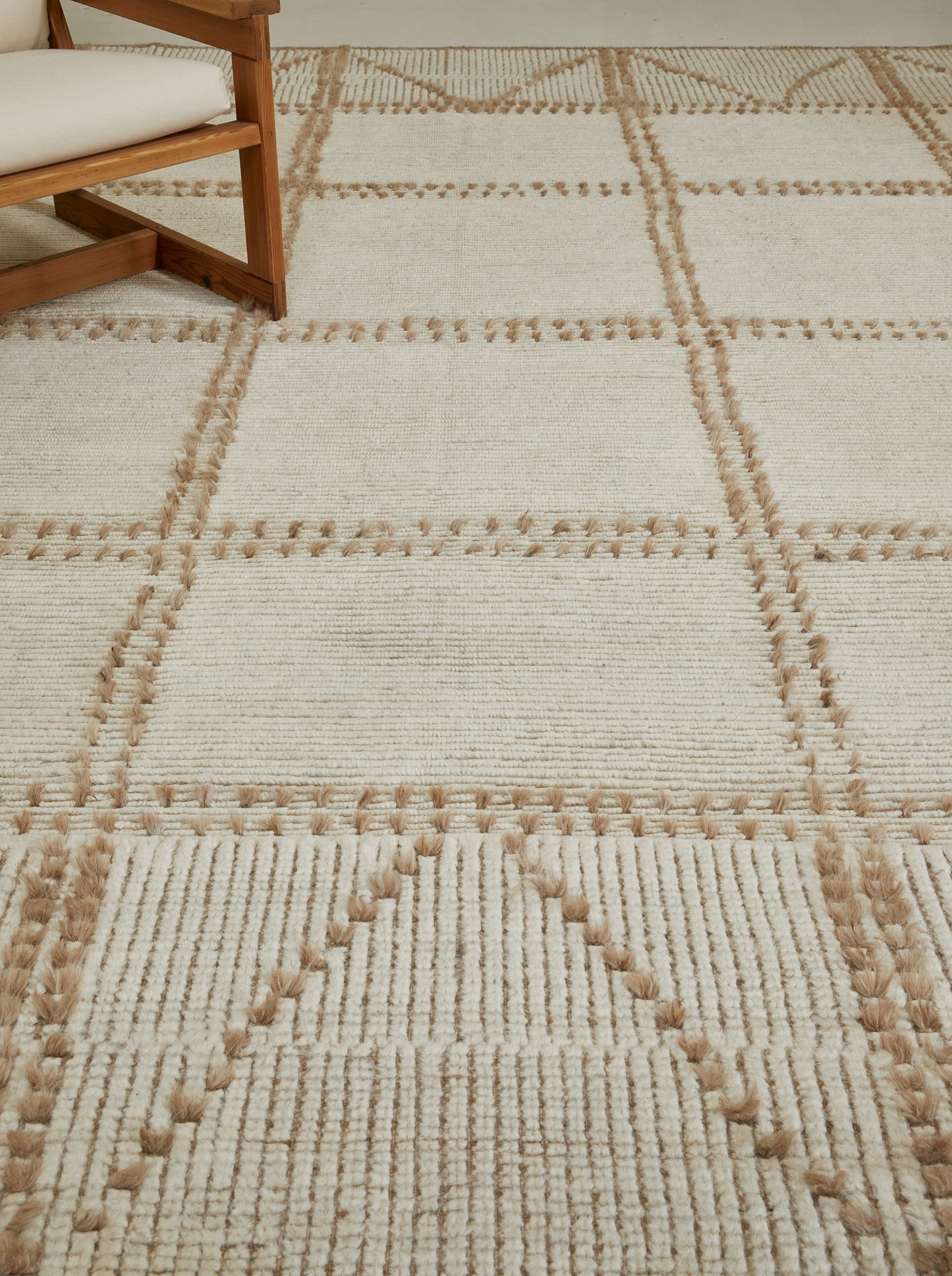Modern Rug Image 12238 Valdepena, Estancia Collection