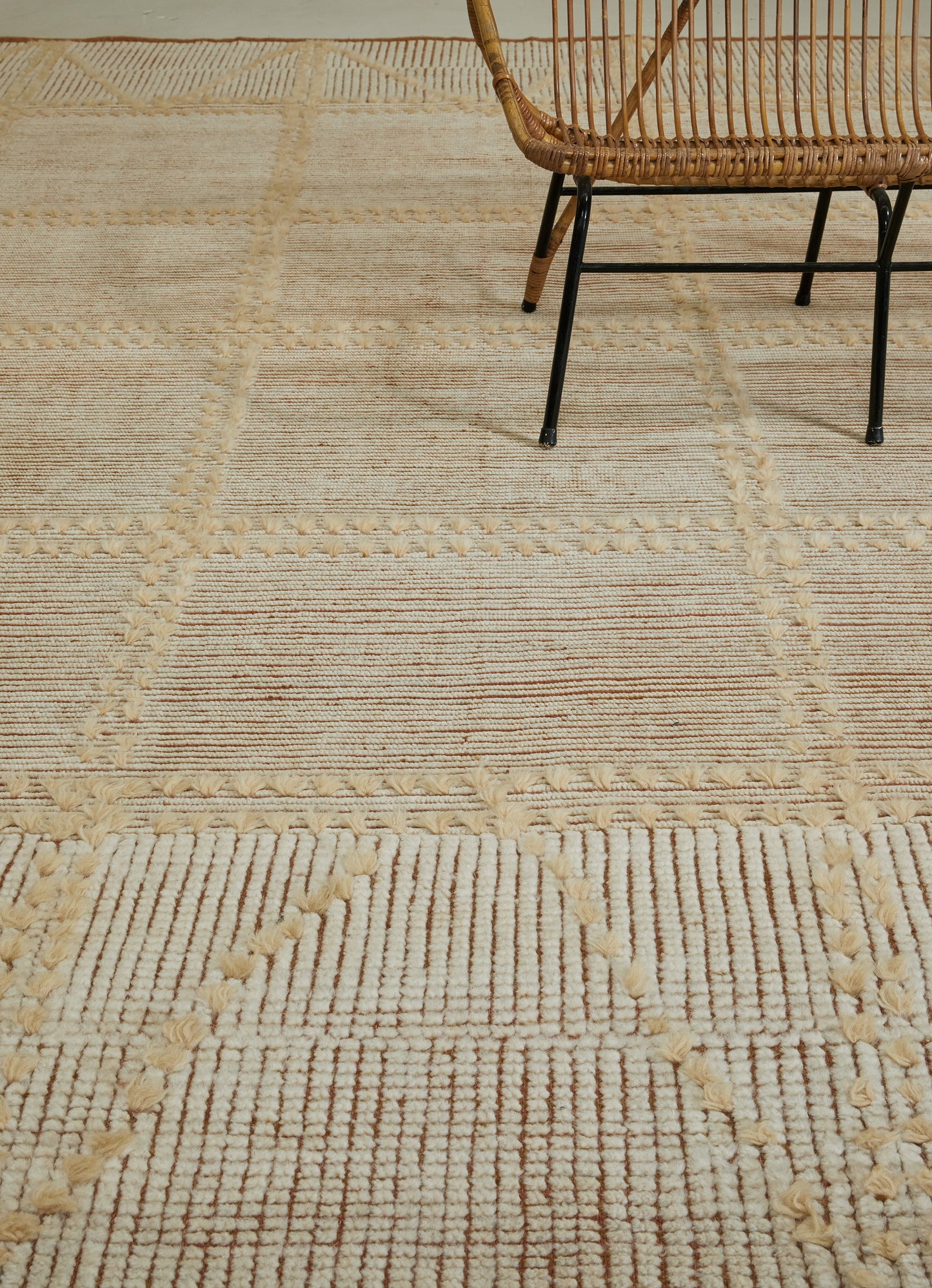 Modern Rug Image 12259 Valdepena, Estancia Collection