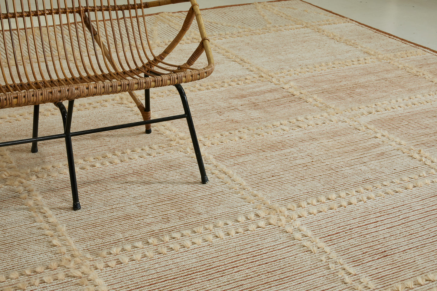 Modern Rug Image 12261 Valdepena, Estancia Collection