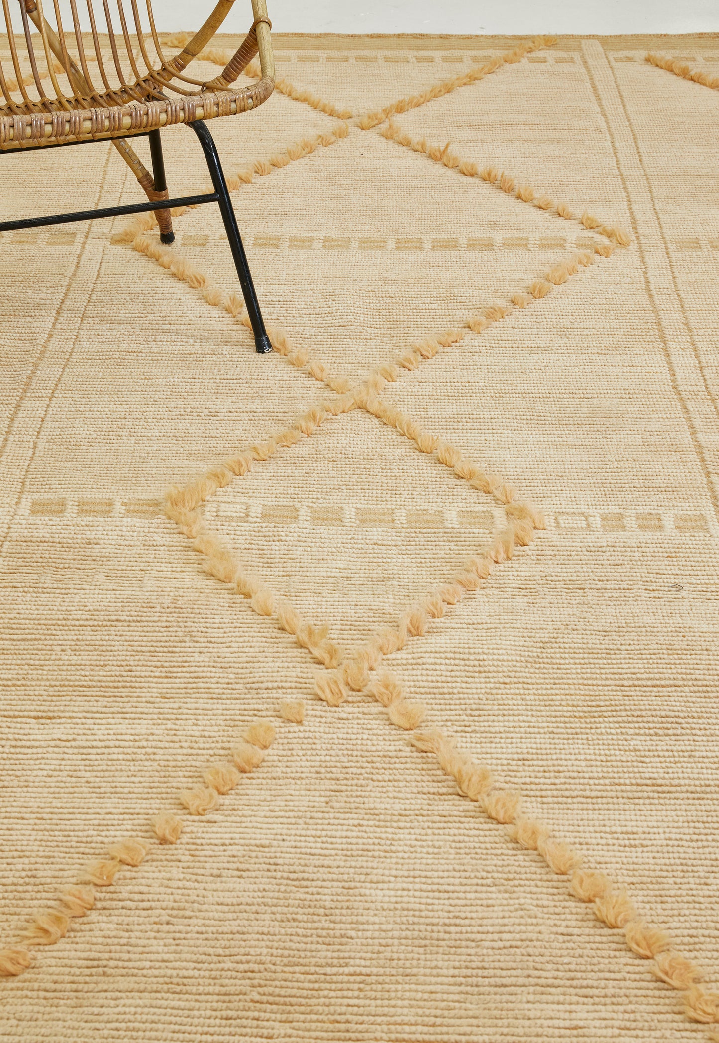 Modern Rug Image 9767 Sangiovese, Estancia Collection