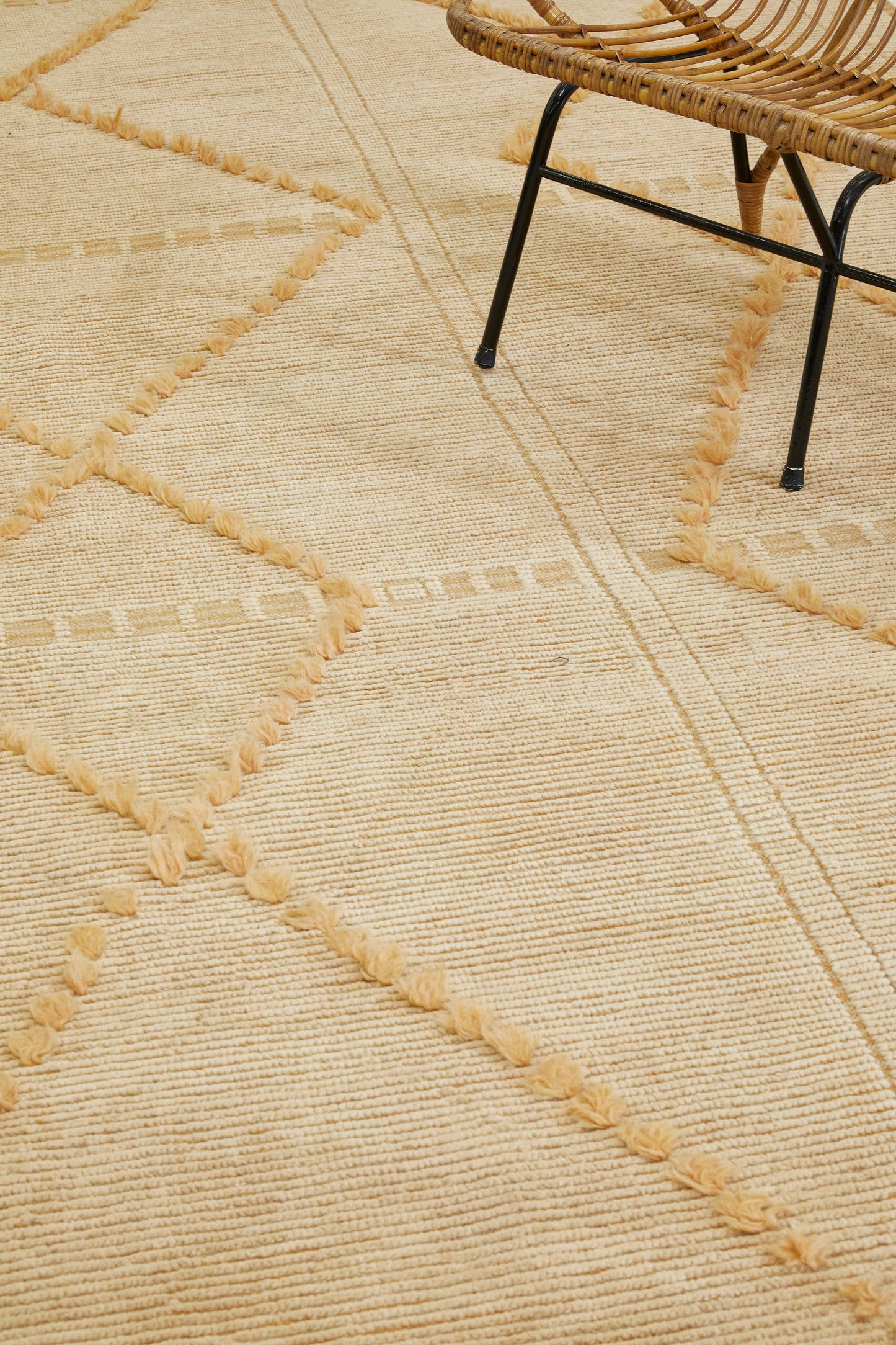Modern Rug Image 9770 Sangiovese, Estancia Collection
