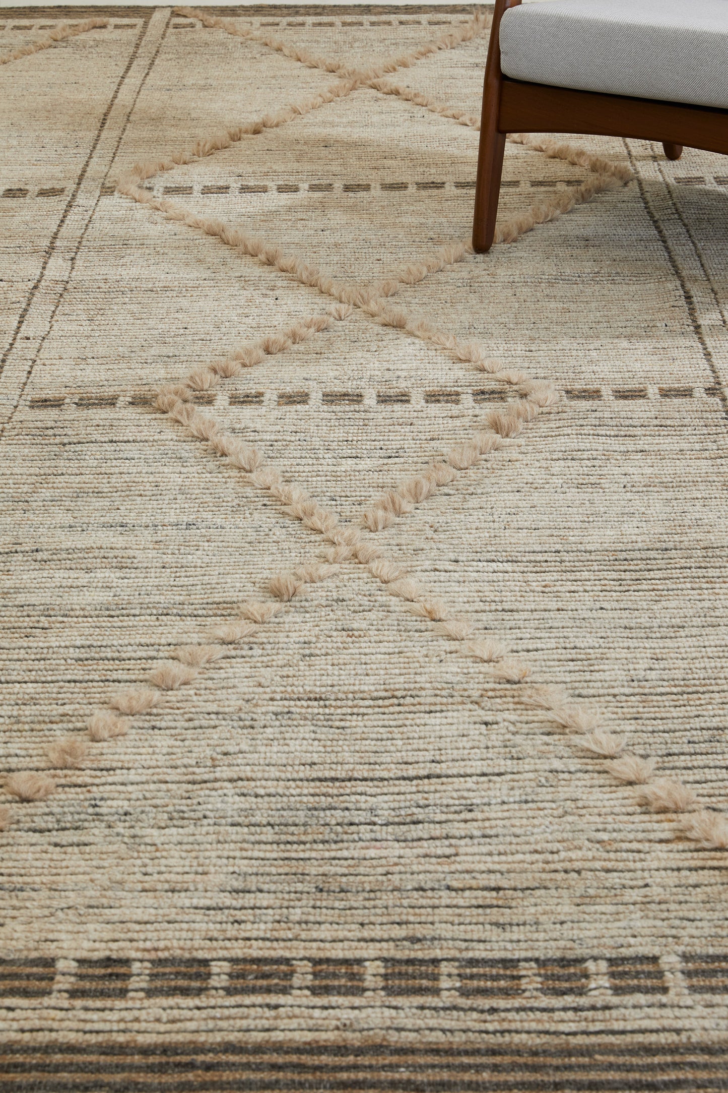 Modern Rug Image 9762 Sangiovese, Estancia Collection