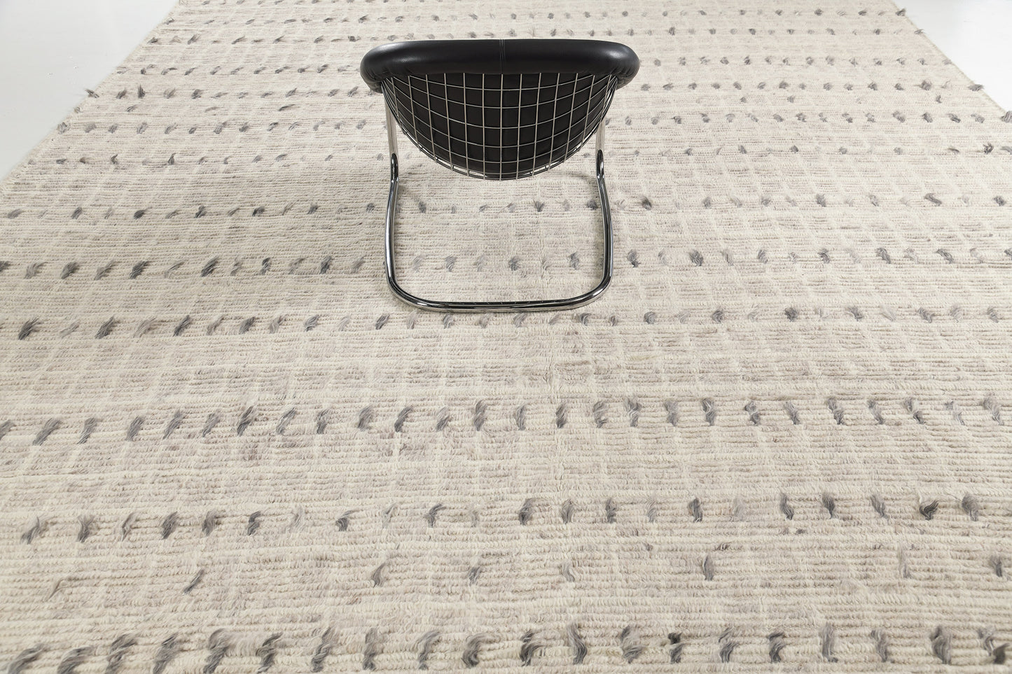 Modern Rug Image 863 Amihan, Sahara Collection