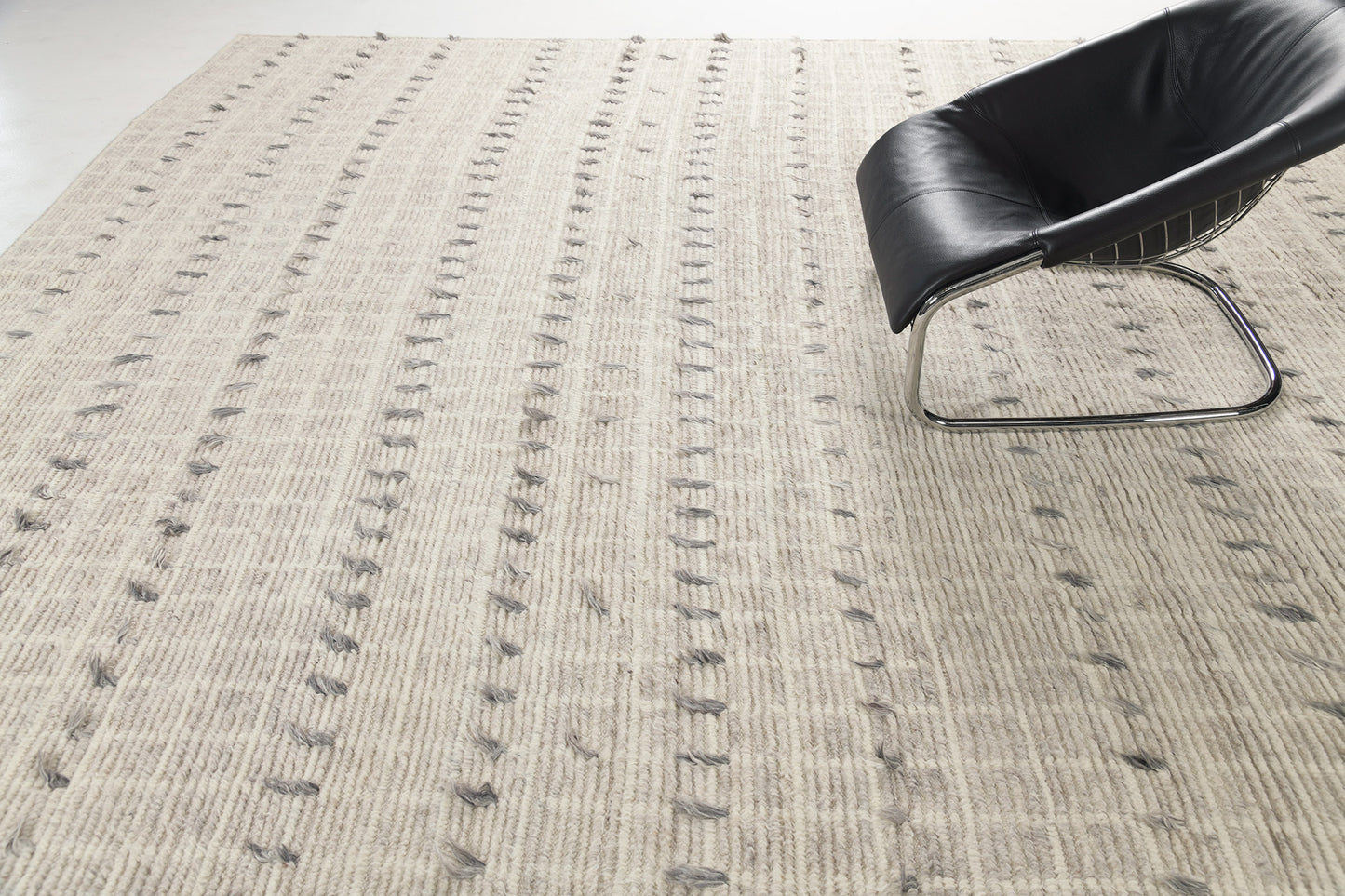 Modern Rug Image 865 Amihan, Sahara Collection