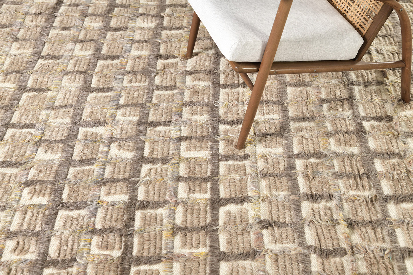 Modern Rug Image 5017 Hanin, Sahara Collection