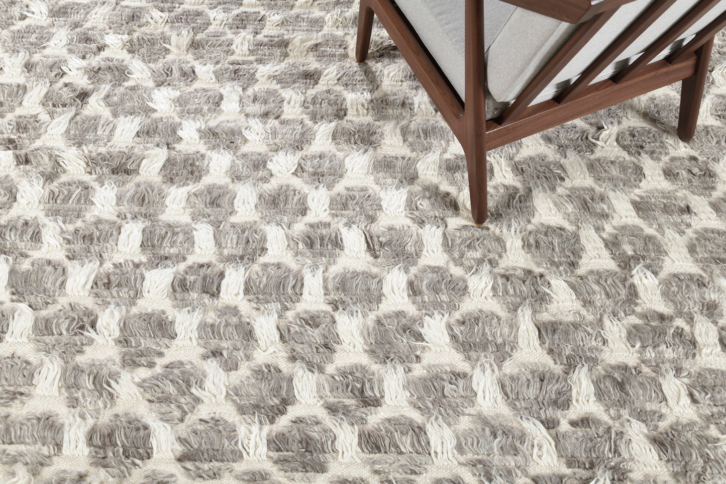 Modern Rug Image 8655 Nami, Sahara Collection