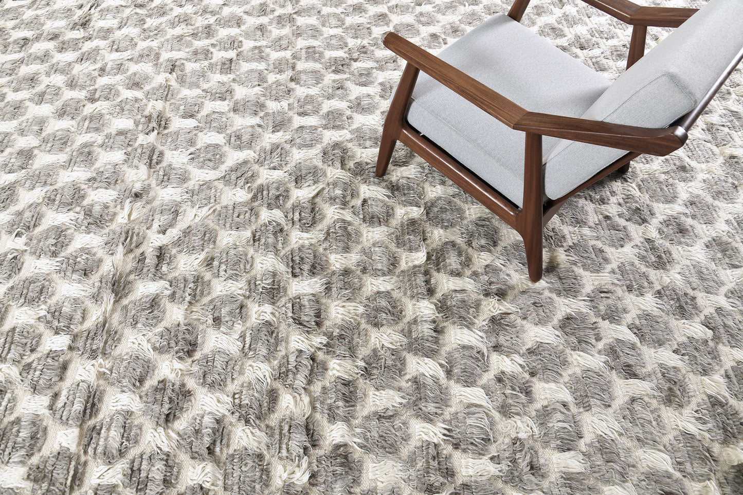Modern Rug Image 8656 Nami, Sahara Collection