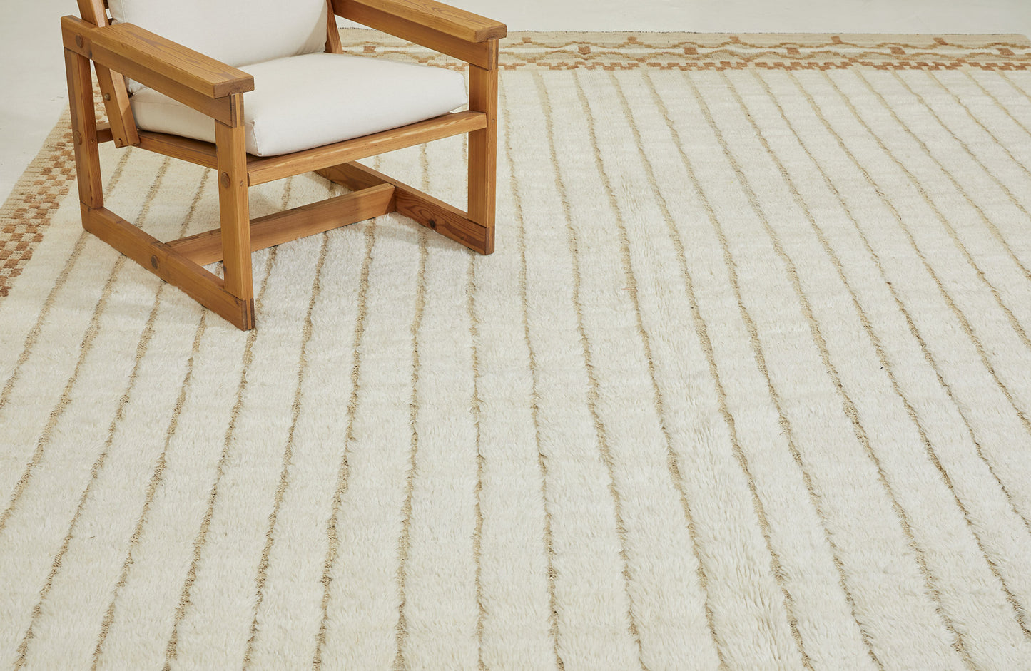 Modern Rug Image 1491 Baragsen, Nomad Collection
