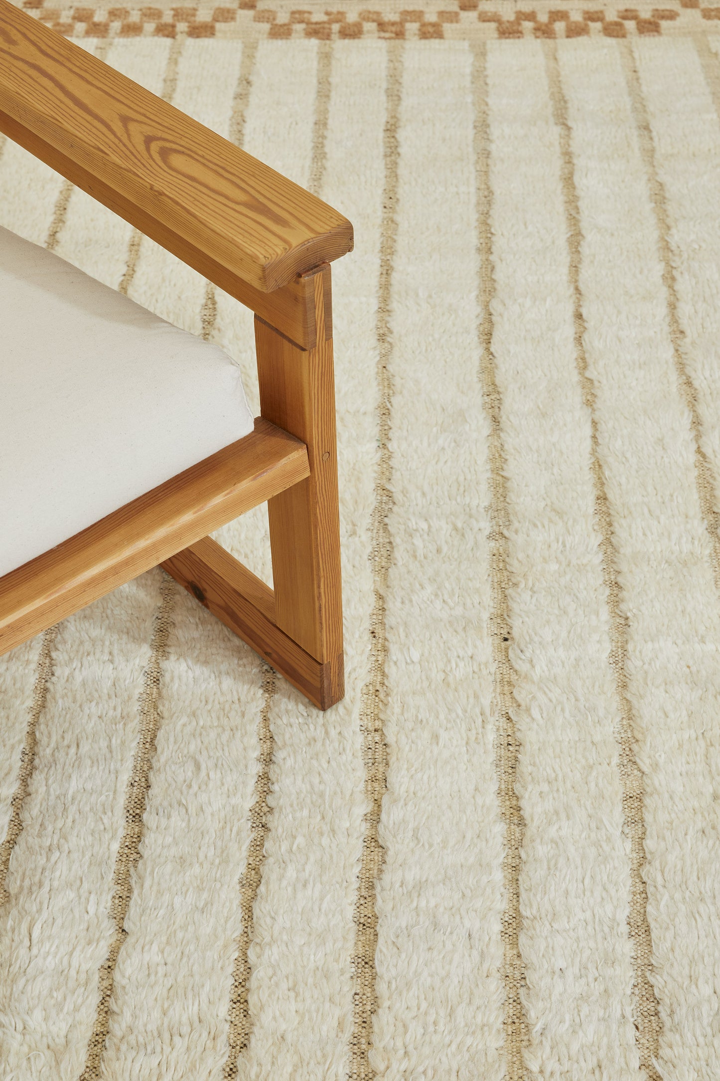 Modern Rug Image 1493 Baragsen, Nomad Collection