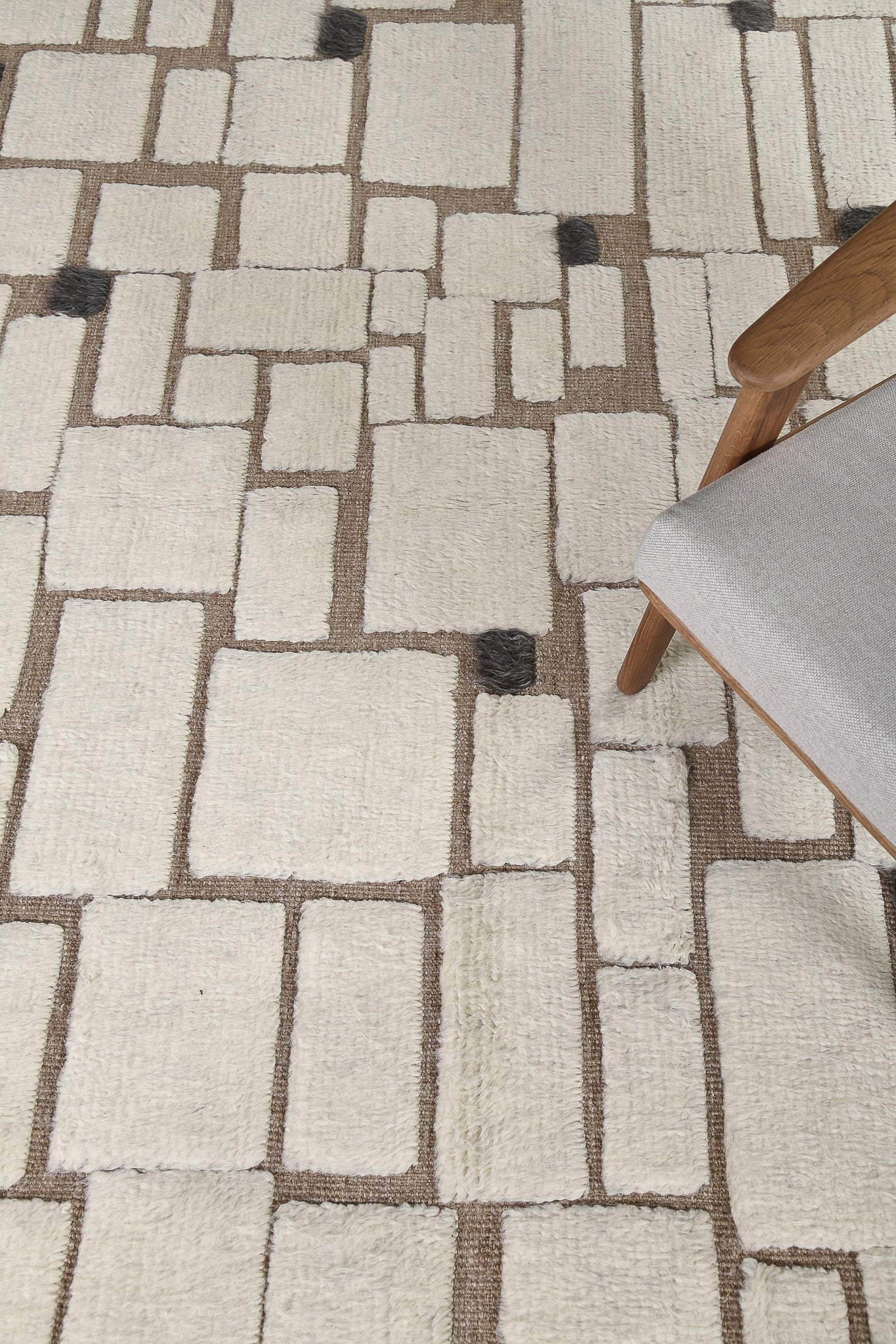 Modern Rug Image 1243 Avocet, Sandpiper Collection