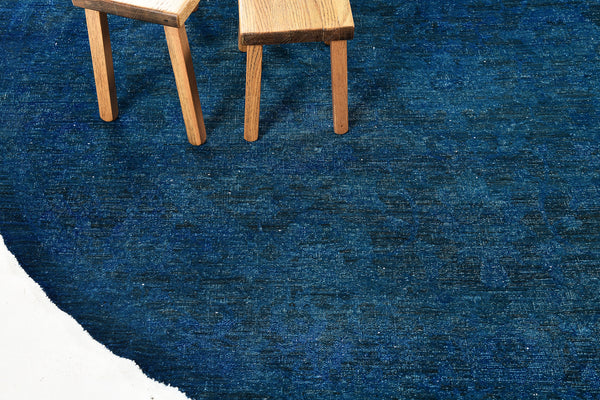 Vintage Style Overdyed Sultanabad Design Round Rug - close-up of weave texture and pile