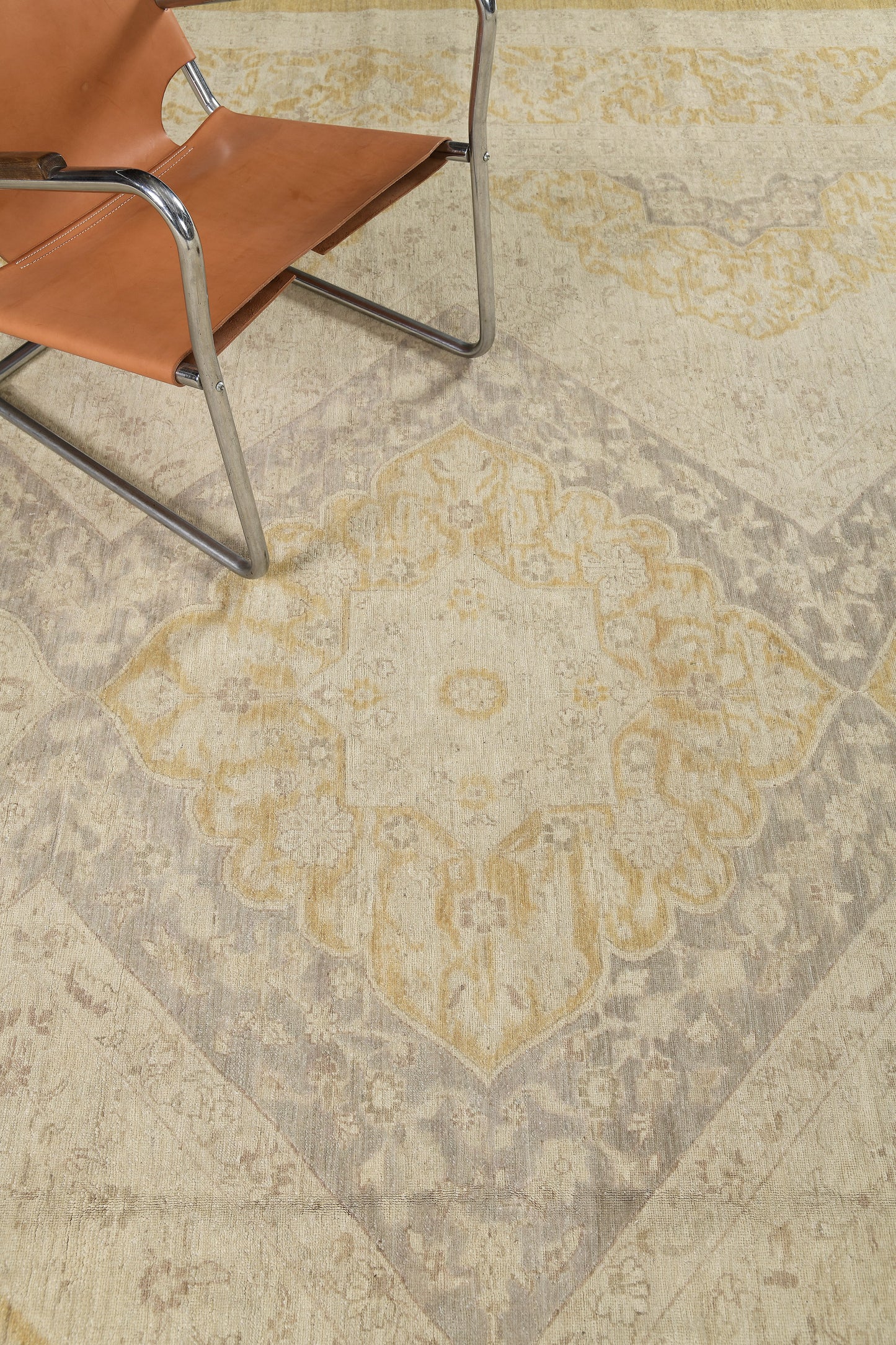 Vintage Style Tabriz Multi Medallion Design