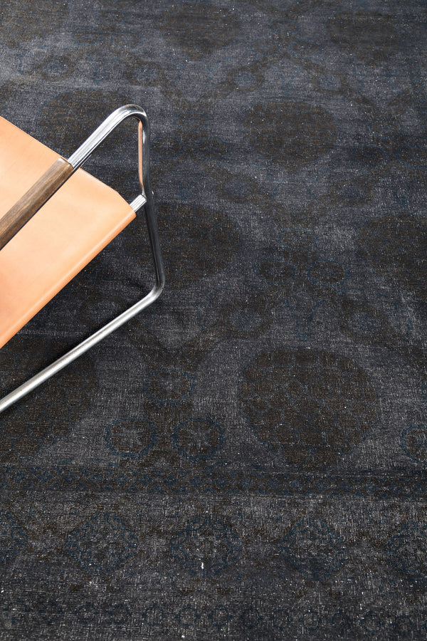 Overdyed Rapture Collection Rug - detailed border and fringe