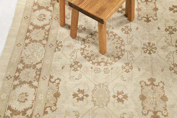 Vintage Style Mahal Style Rug Rapture Collection - styled in room setting