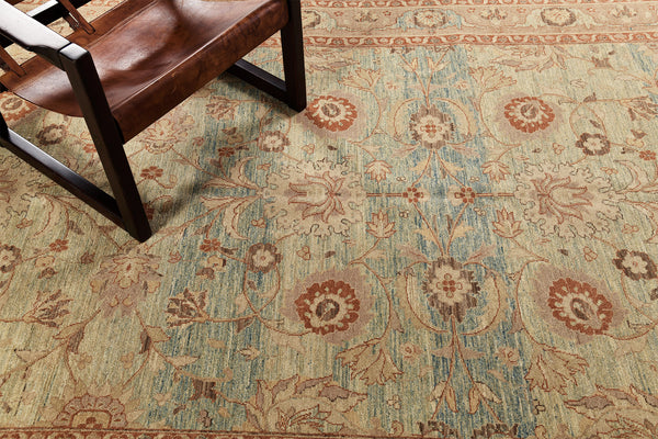 Natural Dye Sultanabad Style Rug Divine Collection - detailed border and fringe