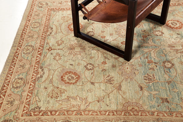 Natural Dye Sultanabad Style Rug Divine Collection - close-up of weave texture and pile