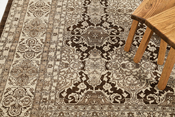 Vintage Style Antique Revival Rug - artisan revival weave - detailed border and fringe [#5]