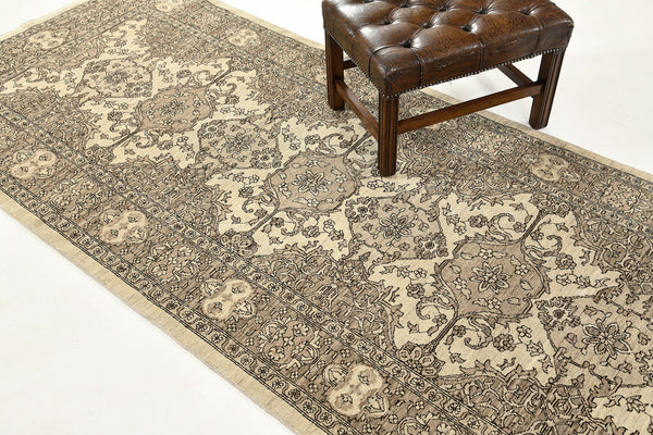 Vintage Style Formal Tabriz Design - detailed border and fringe