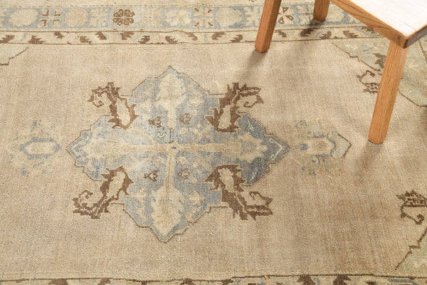 Vintage Turkish Anatolian Rug - hand-knotted in Turkey - close-up of weave texture and pile [#11]