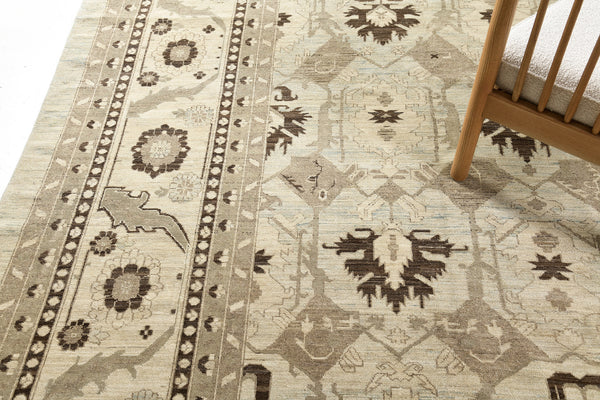 Vintage Style Bakhshaish Design Rug - close-up of weave texture and pile [#2]