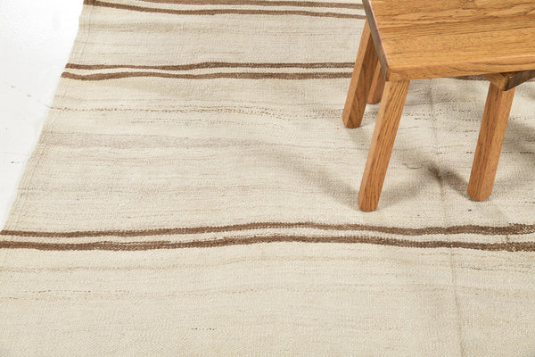 Vintage Moroccan Kilim Rug - flat-weave kilim, handwoven in Morocco - detailed border and fringe