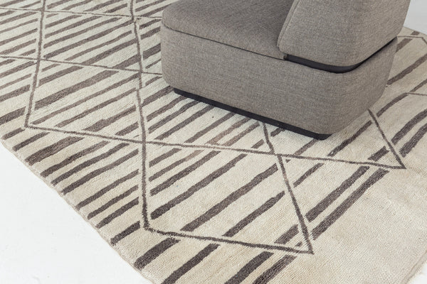 Tribal Moroccan Rug Middle Atlas Tribe - handwoven in Morocco - close-up of weave texture and pile