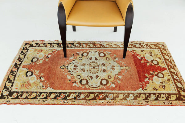 Vintage Turkish Anatolian Rug - hand-knotted in Turkey - close-up of weave texture and pile [#9]
