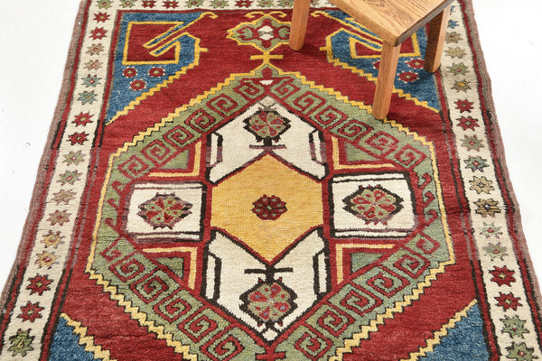 Vintage Turkish Anatolian Rug - hand-knotted in Turkey - detailed border and fringe [#85]