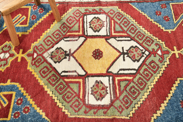 Vintage Turkish Anatolian Rug - hand-knotted in Turkey - close-up of weave texture and pile [#85]